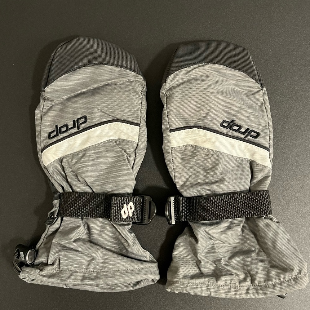Grey & Black Winter Mittens With Glove Inserts - Youth Size Large